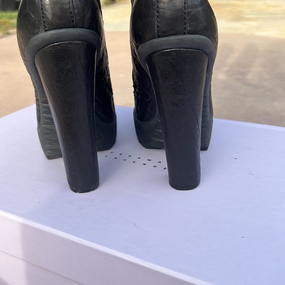 VERA WANG LAVENDER MOTO COMBAT BOOTS BLACK 8 - Picture 6 of 14